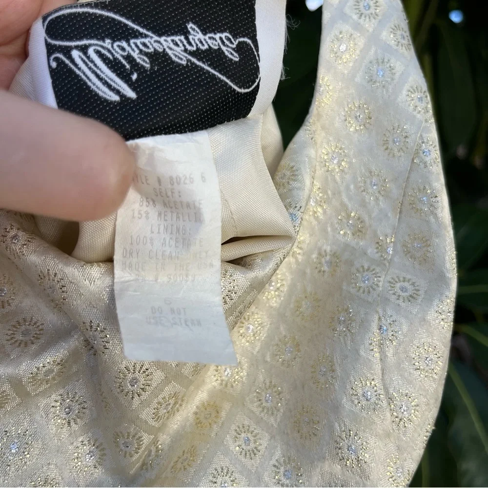 Vintage Beautiful top with intricate details - Picture 4 of 9